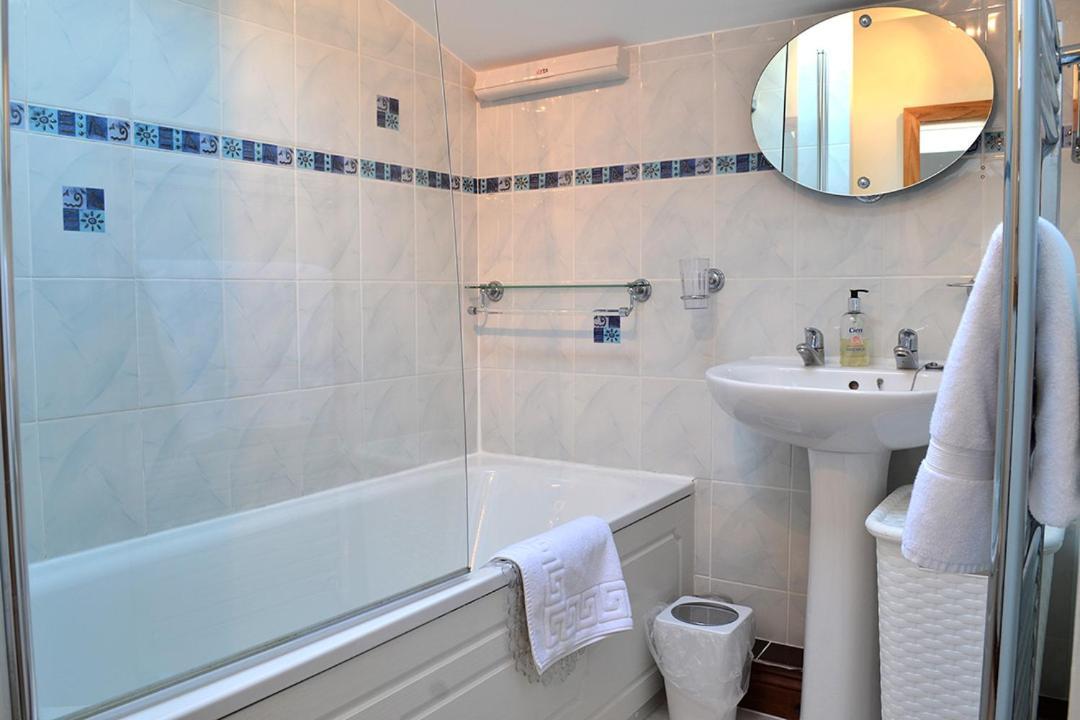 Petrock Holiday Cottages Newton Saint Petrock Екстериор снимка